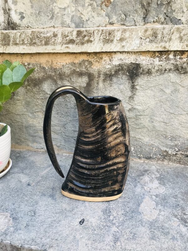 Natural Black Buffalo Drinking Horn with Wooden Base in High Quality