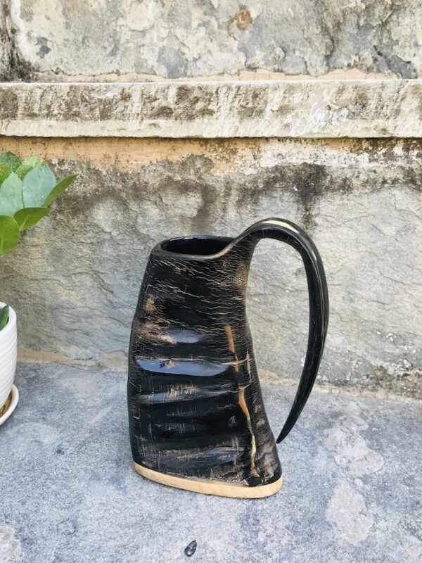 Natural Black Buffalo Drinking Horn with Wooden Base in High Quality