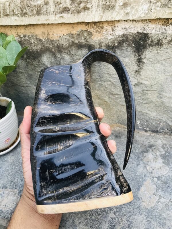 Natural Black Buffalo Drinking Horn with Wooden Base in High Quality