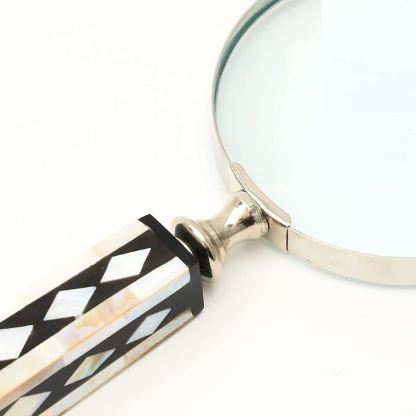 MOP Magnifying Glass