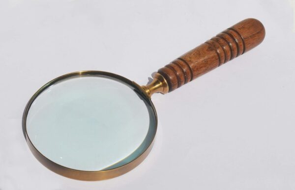 Wooden Handle Magnifier Glass