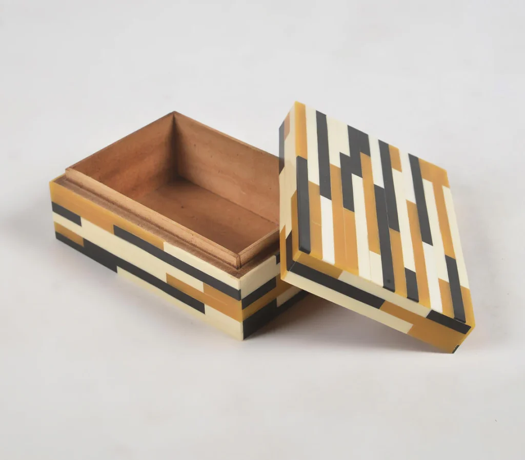 Chic Resin Jewellery Box - Image 3