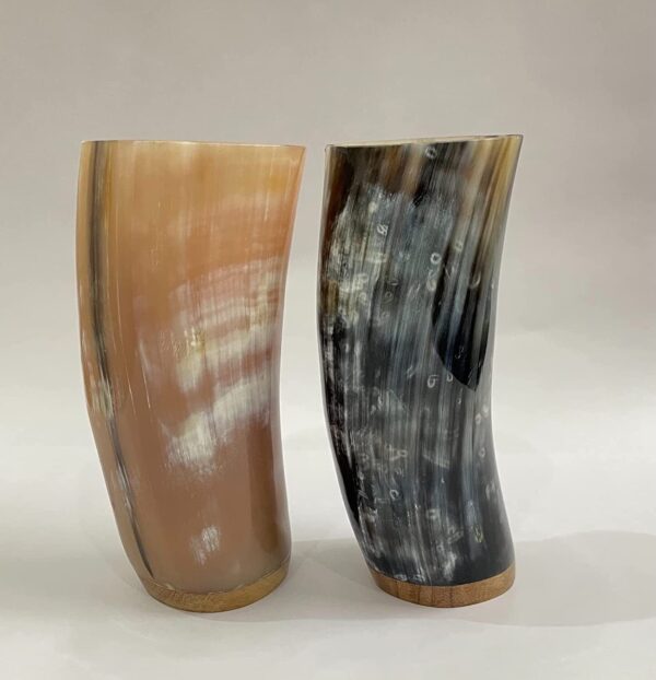 Natural Black and White Carved Drinking Horn Glass With Wooden Base in Latest Design