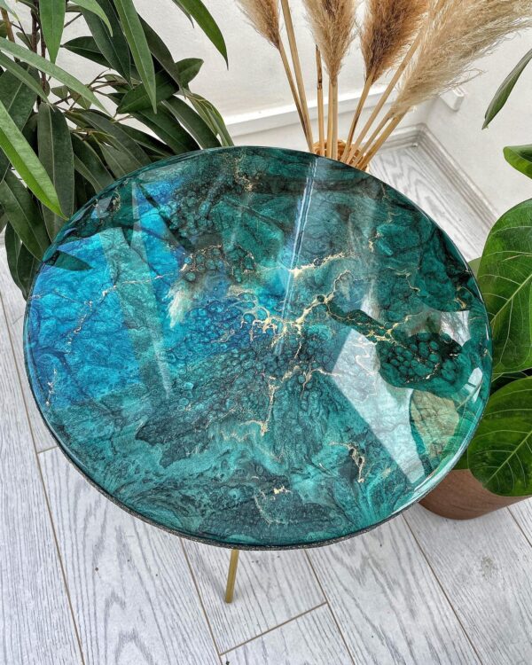 Chic Resin Coffee Table