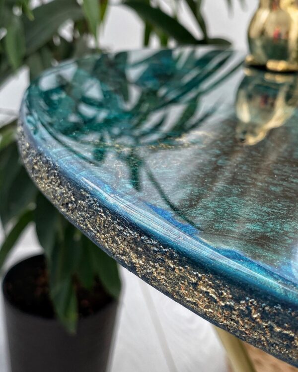Chic Resin Coffee Table