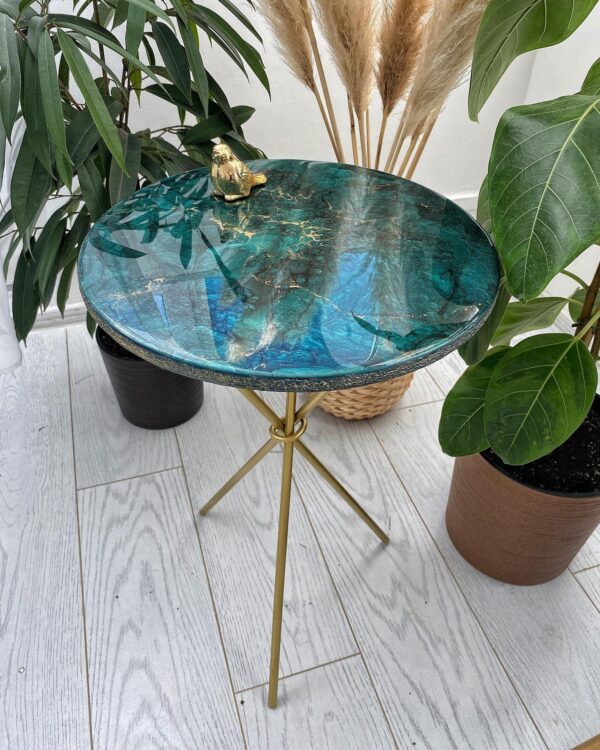 Chic Resin Coffee Table