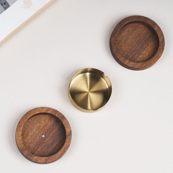 Sophisticated Wooden Cigarette Ash Tray