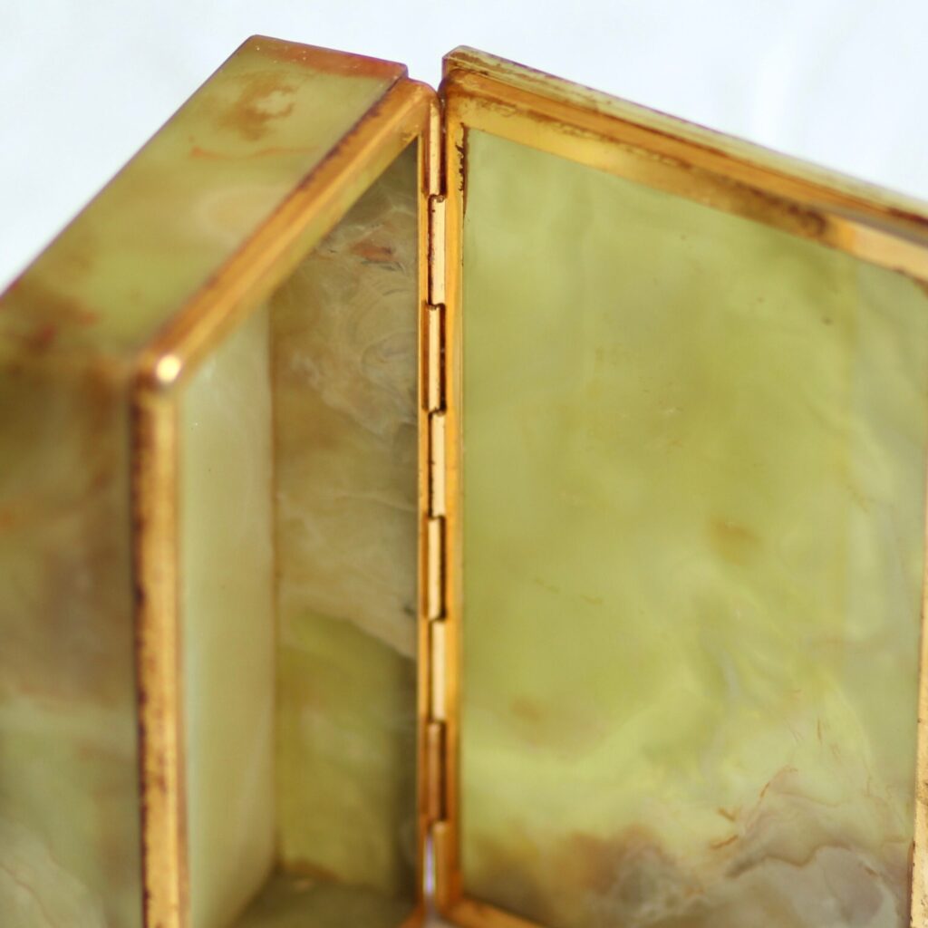 Sophisticated Marble Cigarette Box - Image 5