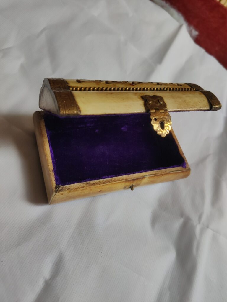 Opulent Bone Jewellery Box - Image 4